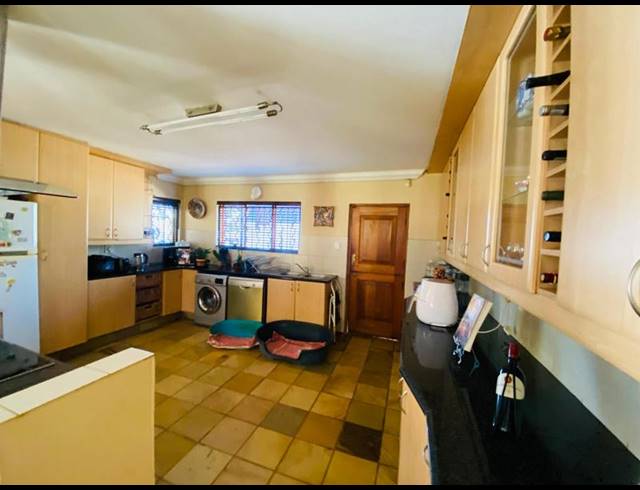 3 BEDROOM HOUSE FOR SALE IN KENSINGTON